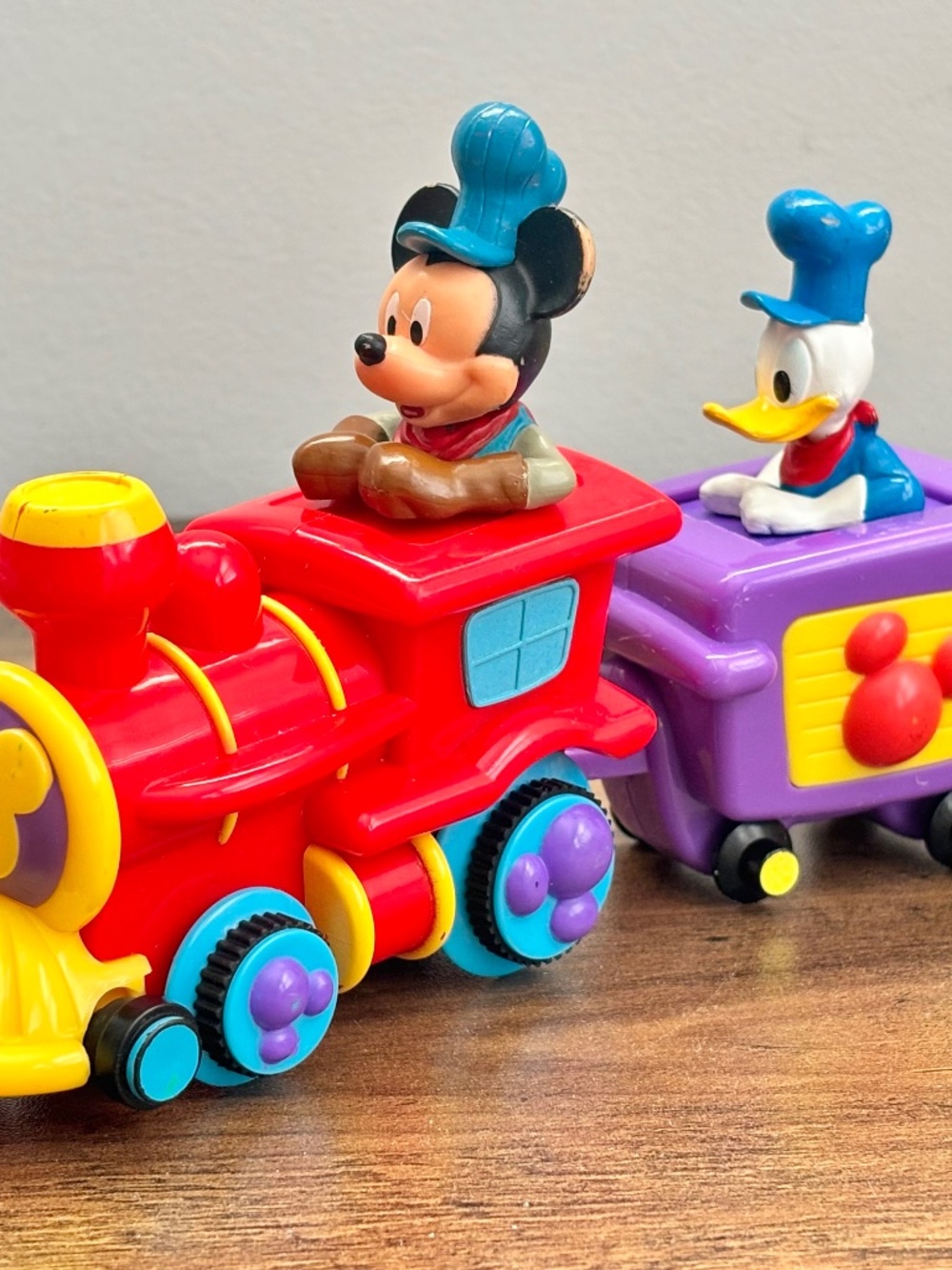 Disney Store London Mickey Mouse Train Engine Pull Back & Go Donald Duck Car Toy
